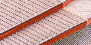 clay vs concrete roof tiles