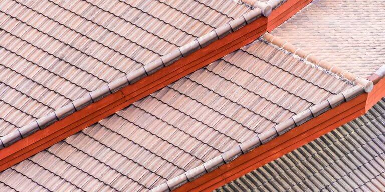 clay vs concrete roof tiles